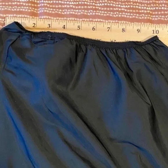 0870 Vintage 1950s Dijonette M Black Half Slip New