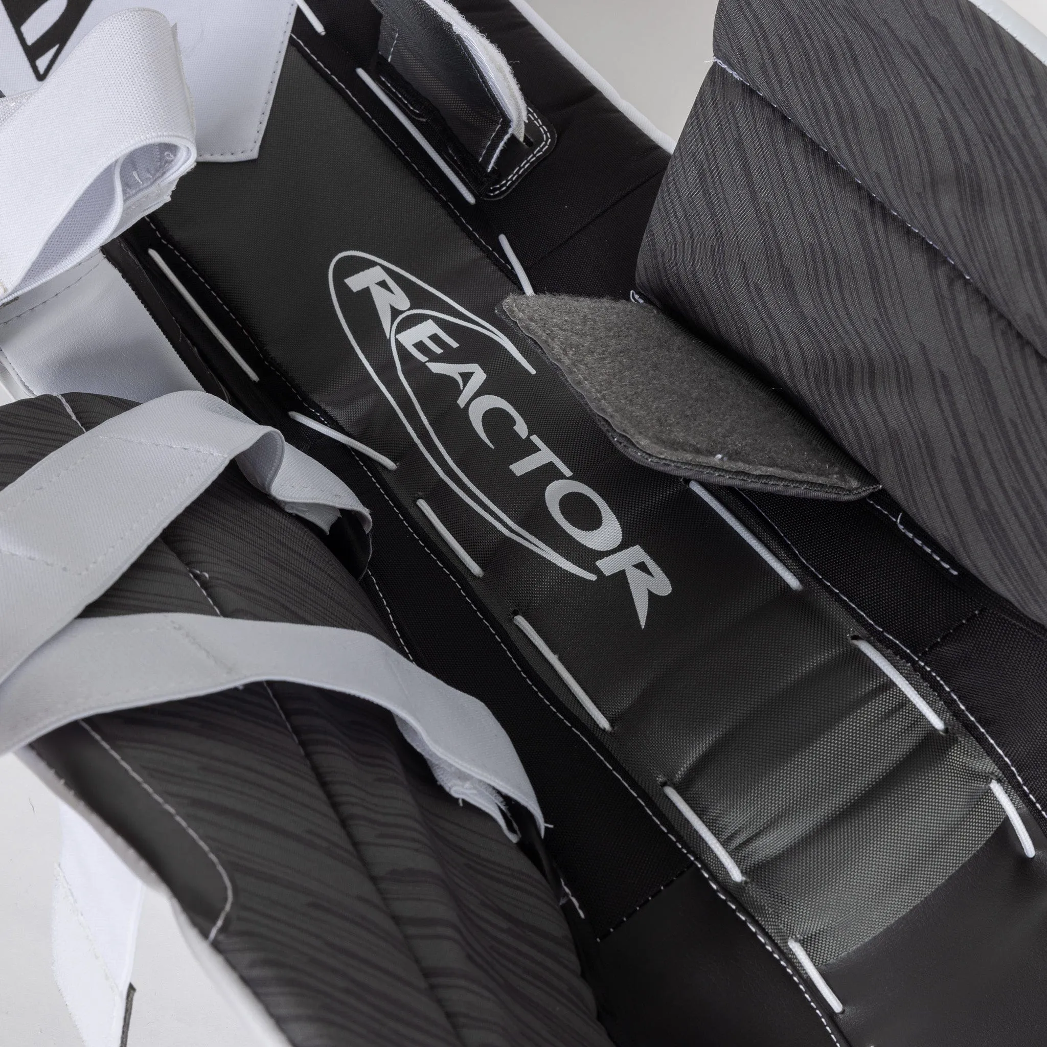 Bauer Reactor R5 Pro Intermediate Goalie Leg Pads