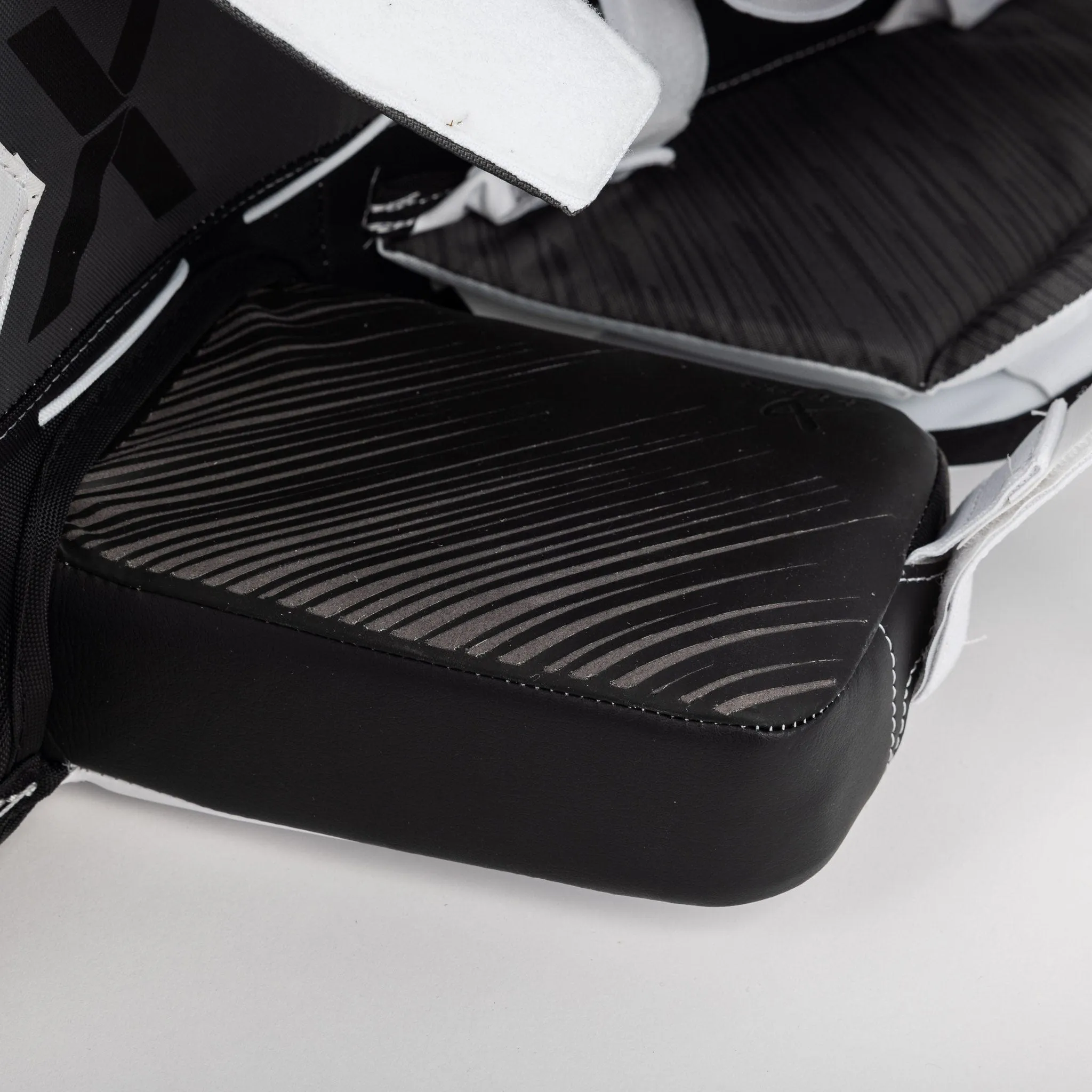 Bauer Vapor X5 Pro Senior Goalie Leg Pads