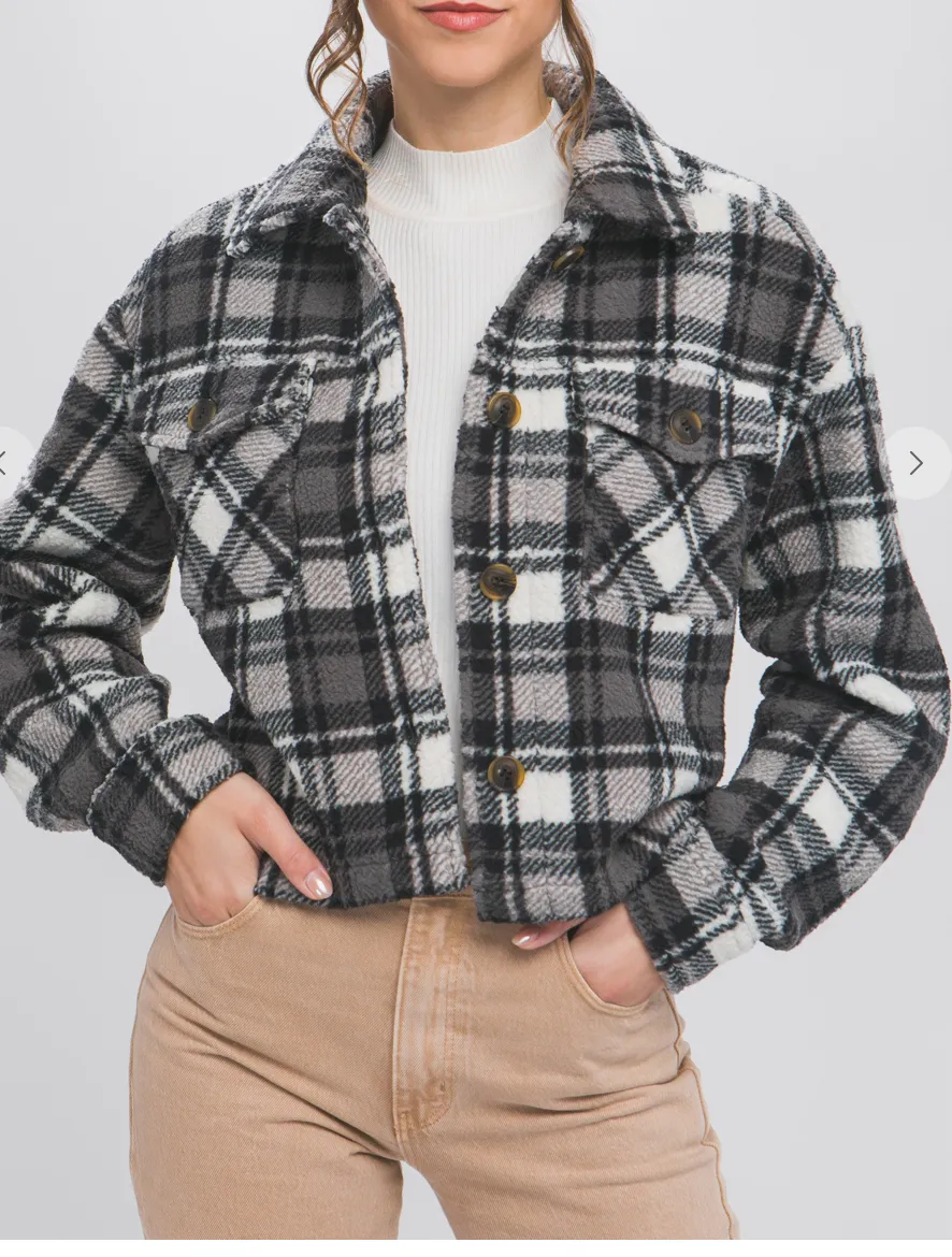 Casual Plaid Button Up Flannel W/ Front Pockets