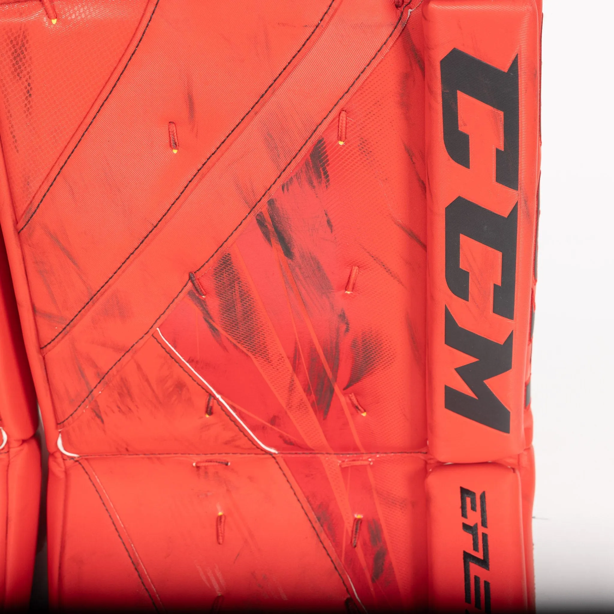CCM Extreme Flex 5 Senior Goalie Leg Pads - USED 34 2"