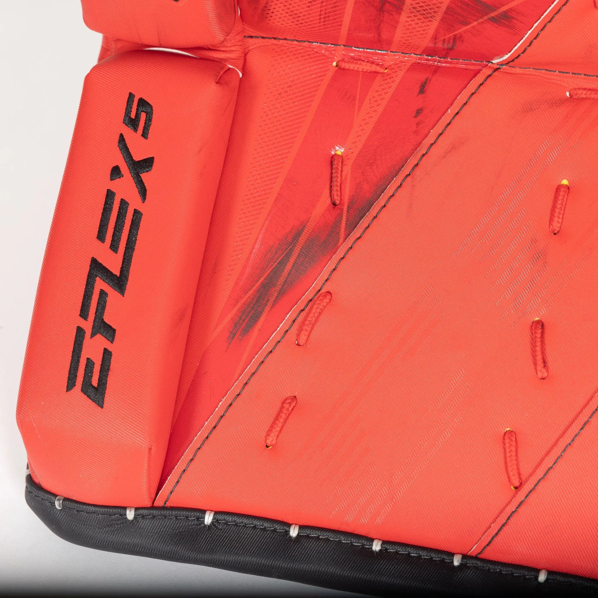 CCM Extreme Flex 5 Senior Goalie Leg Pads - USED 34 2"