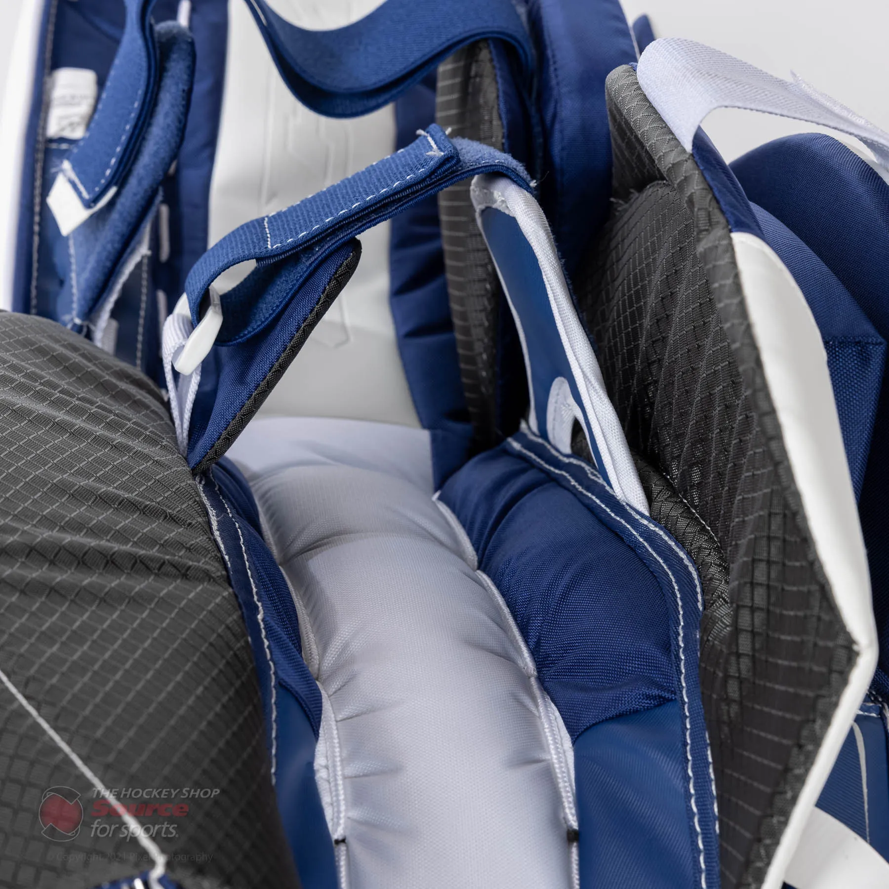 CCM Extreme Flex E5.5 Junior Goalie Leg Pads