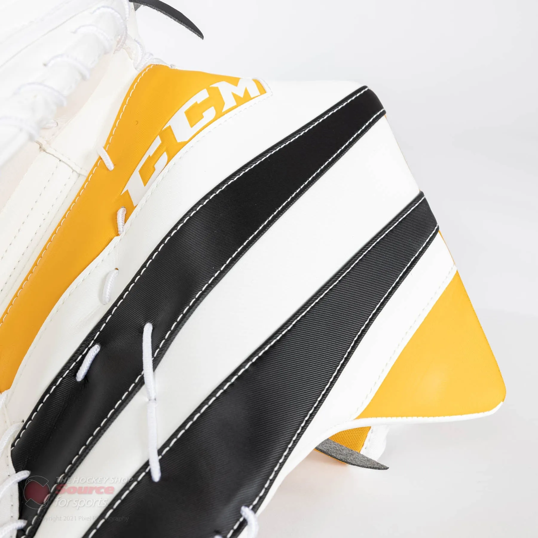 CCM Extreme Flex E5.9 Senior Goalie Catcher