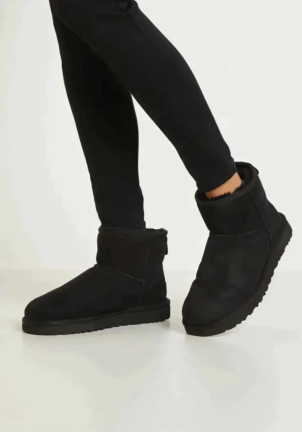 Elin Fur-Lined Ankle Boots – Warm, Vegan, and Timeless