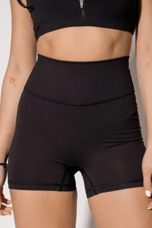 Everyday Girlfriend Lift Short - Black