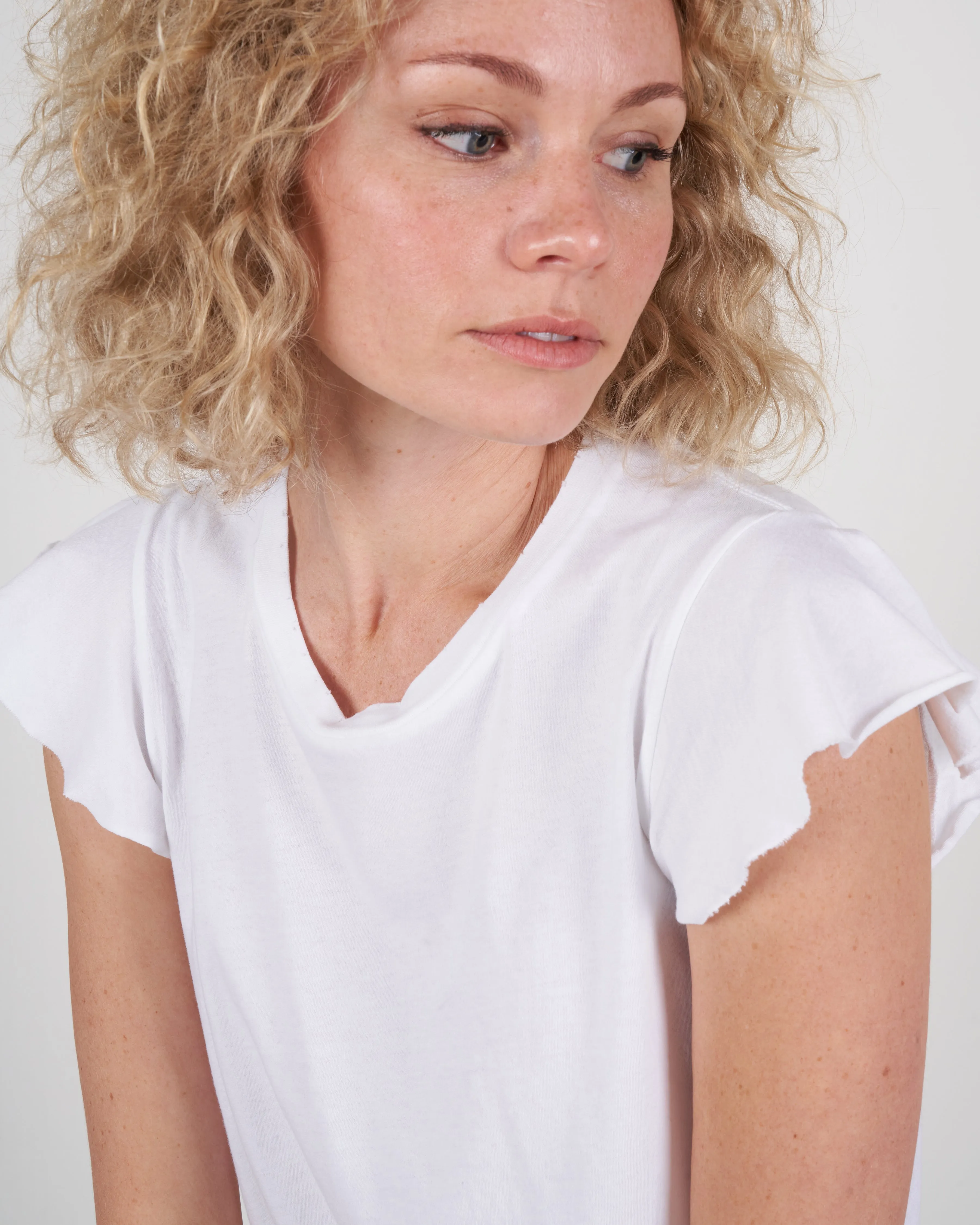 flutter tee - white
