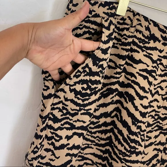 Good American Plus Size Boss Zebra Print Shorts 22