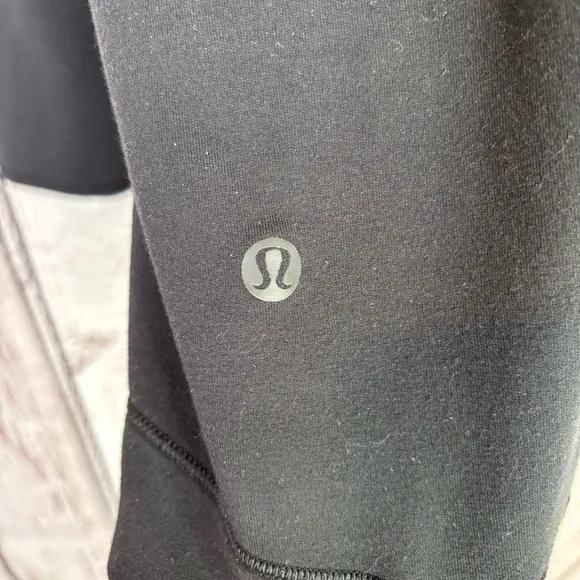 🍋Lululemon Size 8 Coast Easy Wrap Black Jacket Cocoon Modal French Terry Zip Up