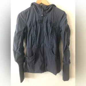 Lululemon Womens Reversible Dance Studio Jacket in Black - Size 8