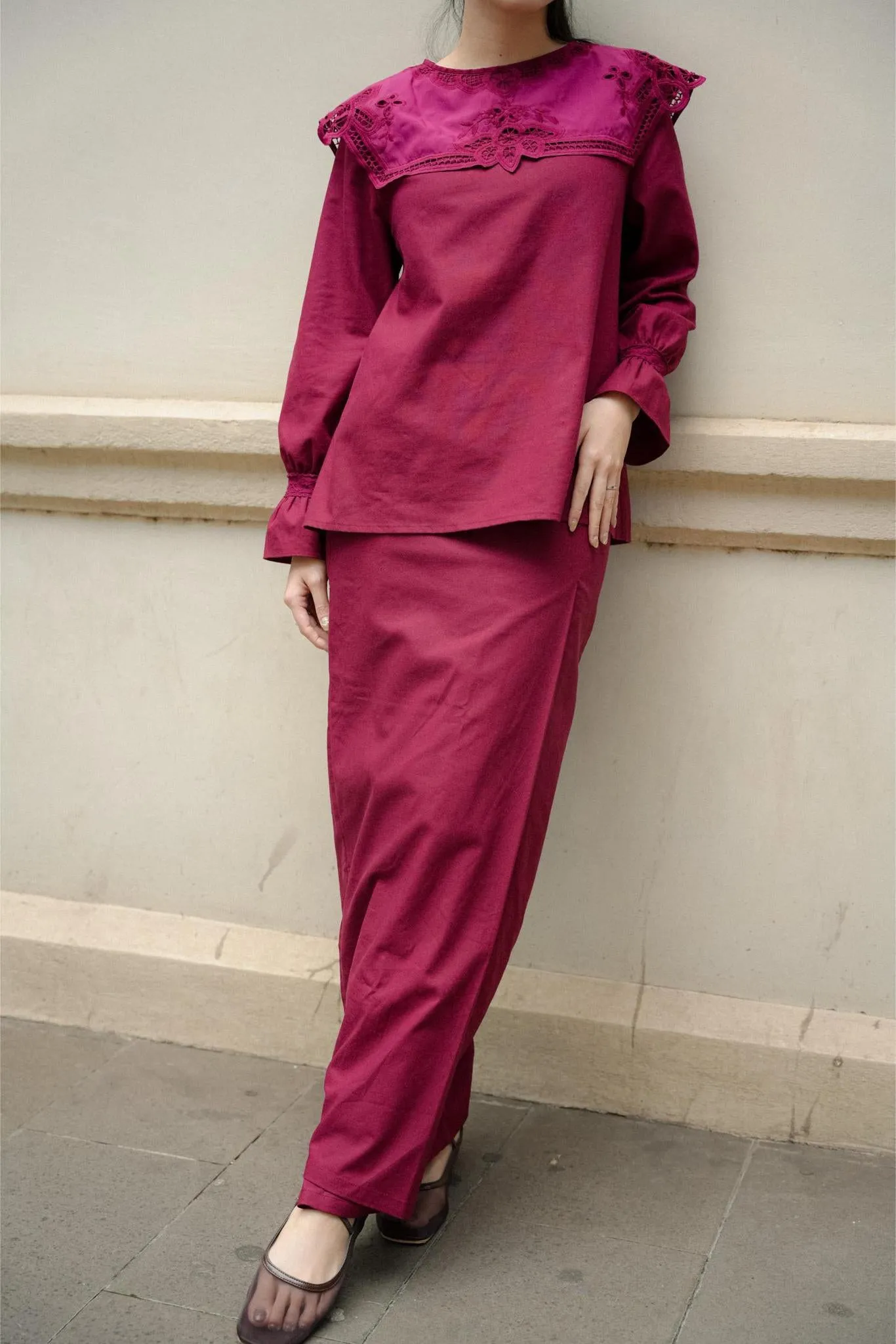 MARGOT KURUNG IN BURGUNDY