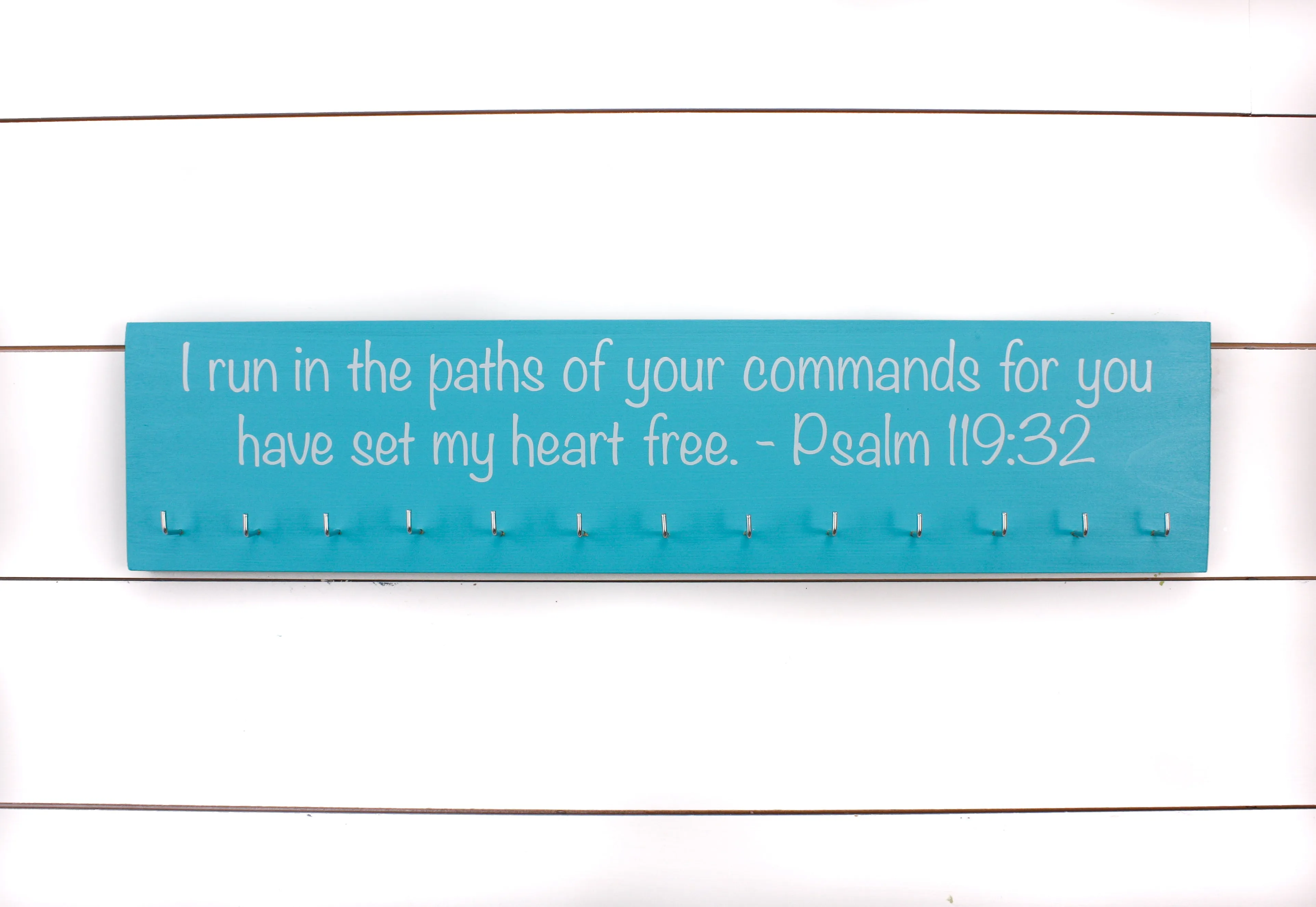 Medal Display - Christian Bible Verse Psalm 119:32 - Large