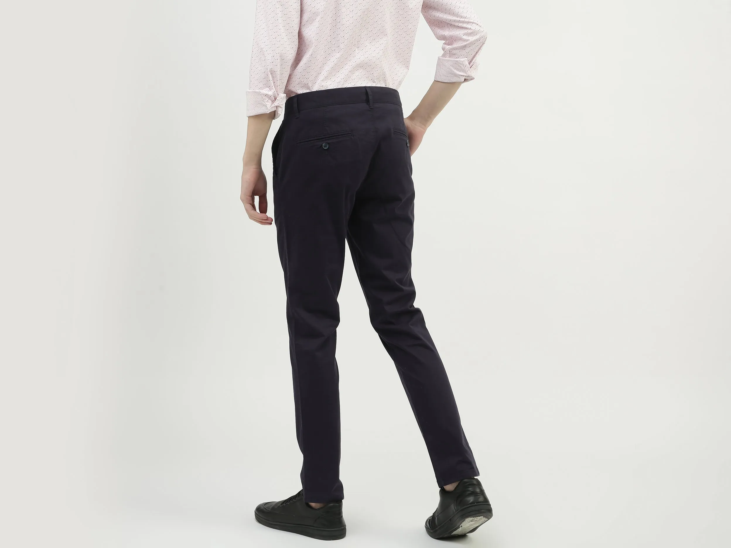 Men Solid Slim Fit Trousers