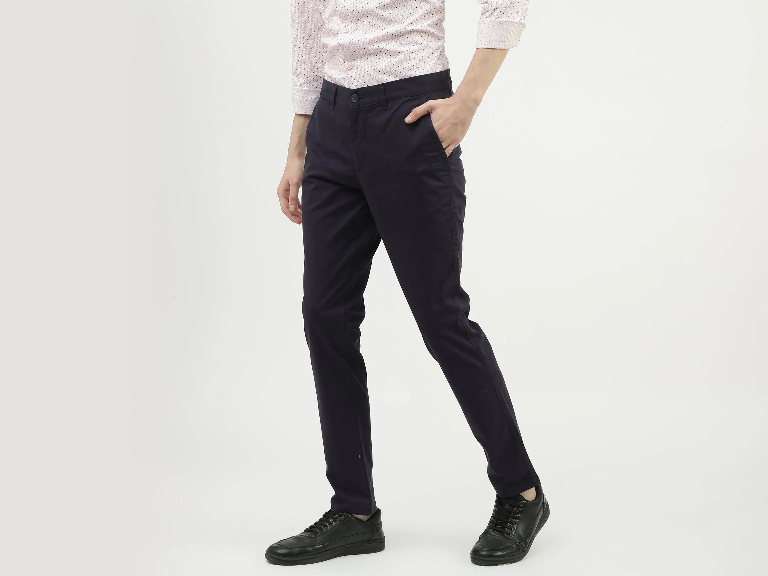 Men Solid Slim Fit Trousers