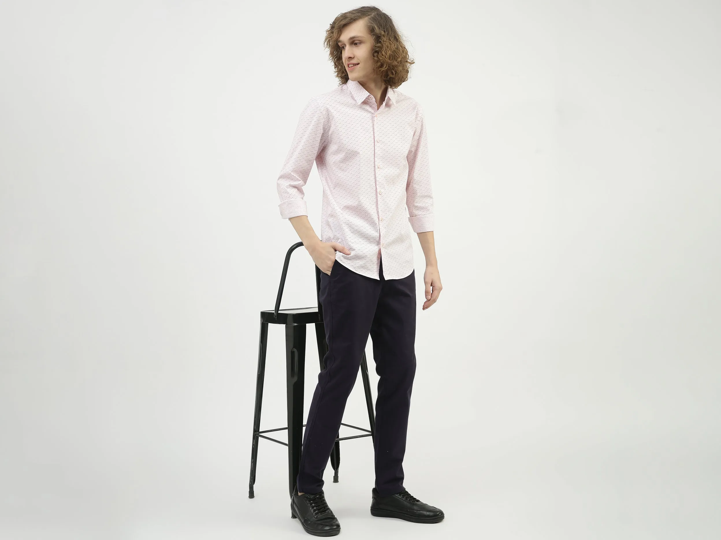 Men Solid Slim Fit Trousers