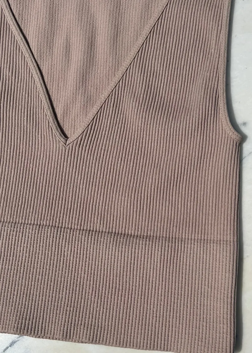 NEUTRAL DEEP V SEAMLESS TANK
