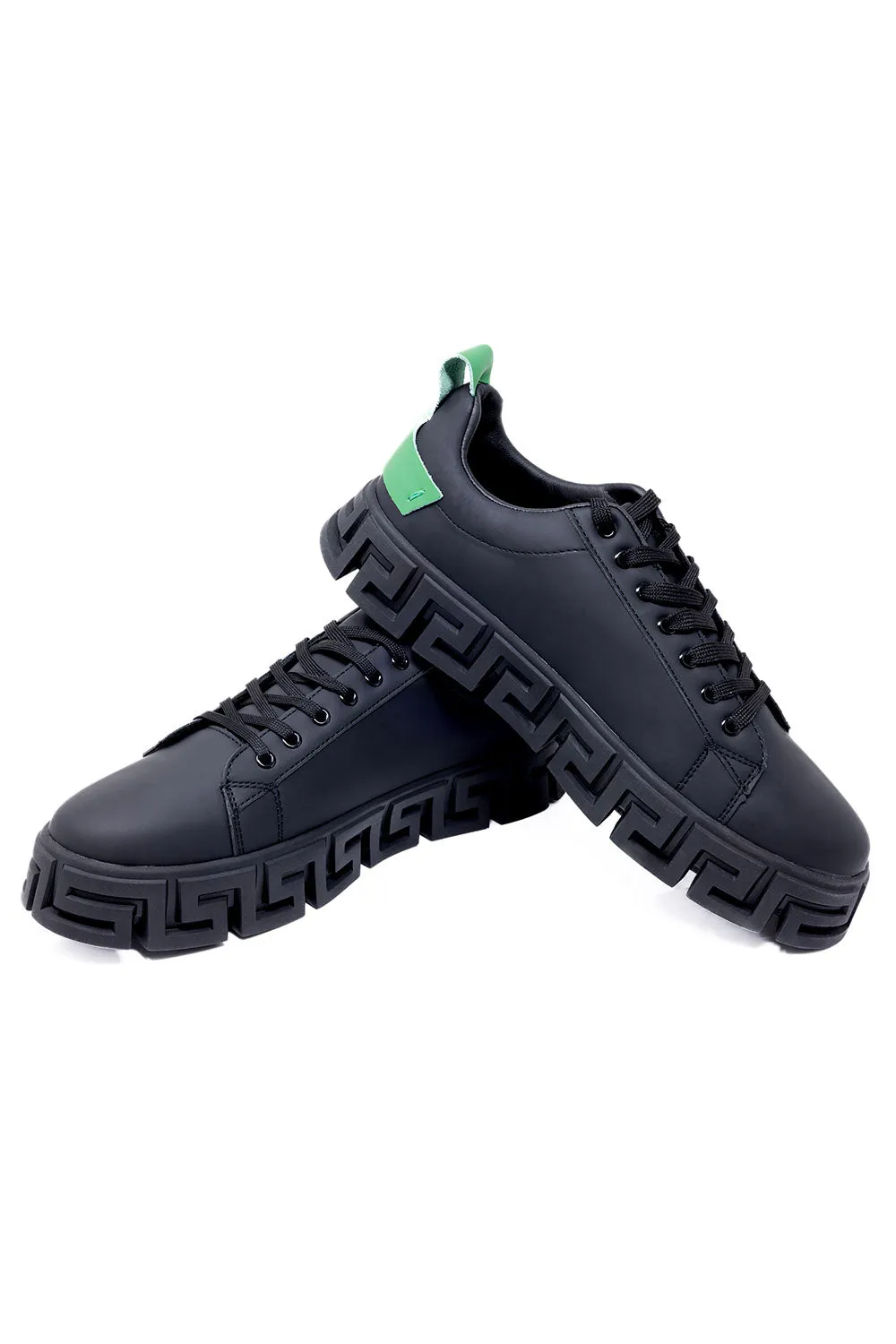 Nifty Pair Low Top Sneakers 2