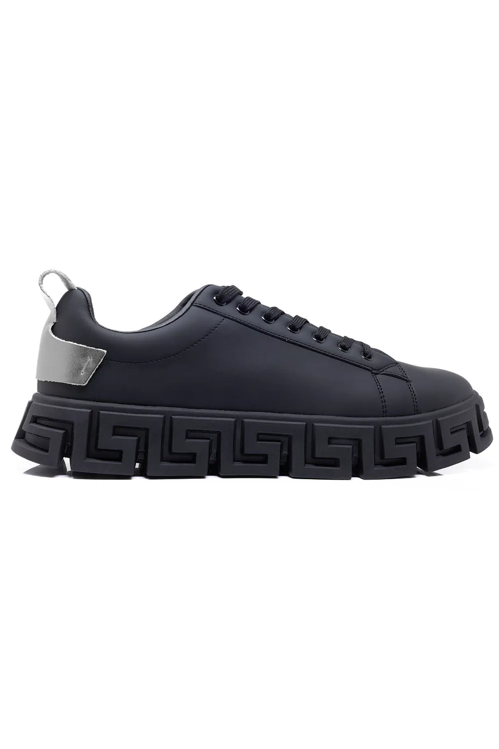 Nifty Pair Low Top Sneakers 2