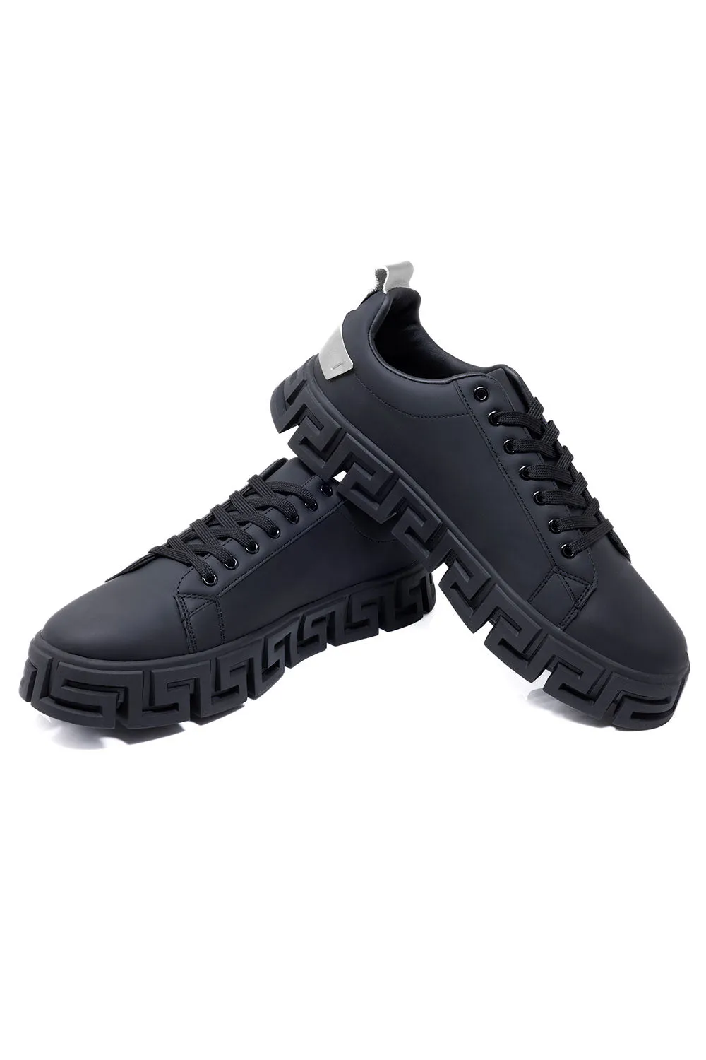 Nifty Pair Low Top Sneakers 2
