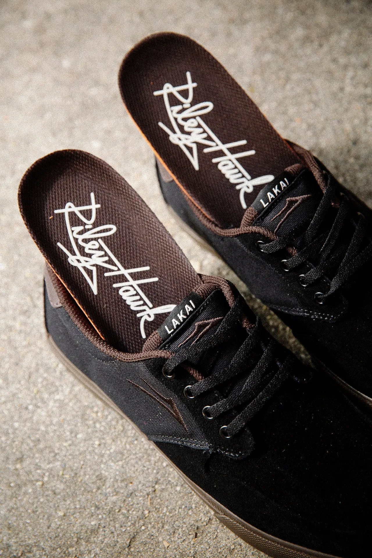 Riley 3 - Black/Gum Suede