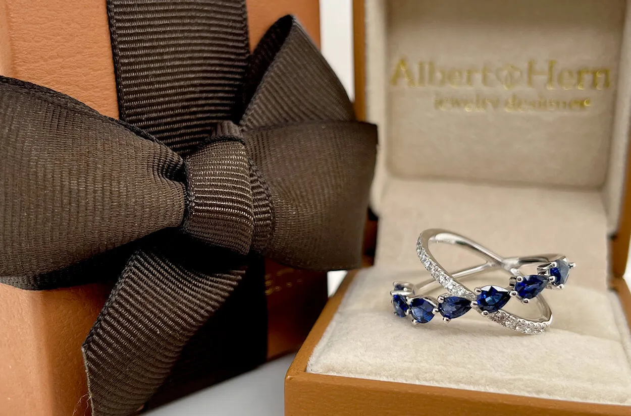 Ring 18kt Gold Pear Sapphires & Diamonds Criss-Cross