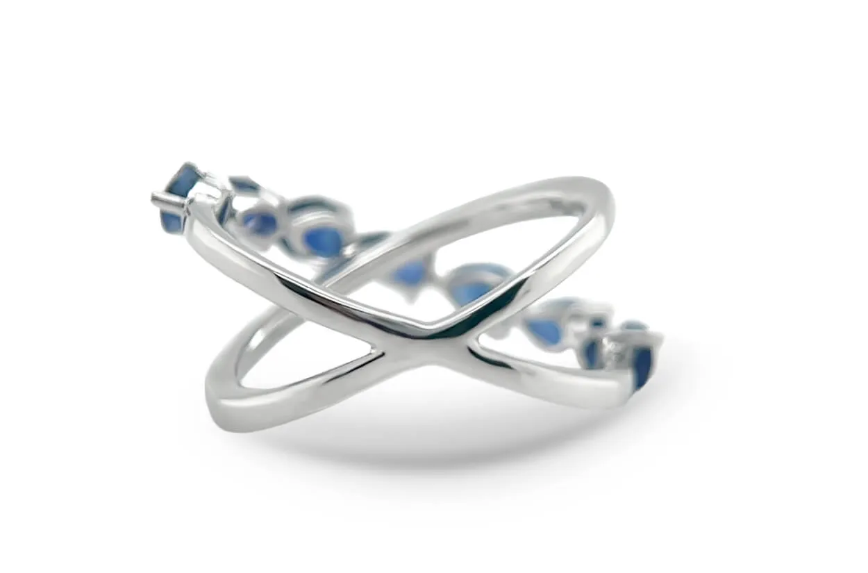 Ring 18kt Gold Pear Sapphires & Diamonds Criss-Cross