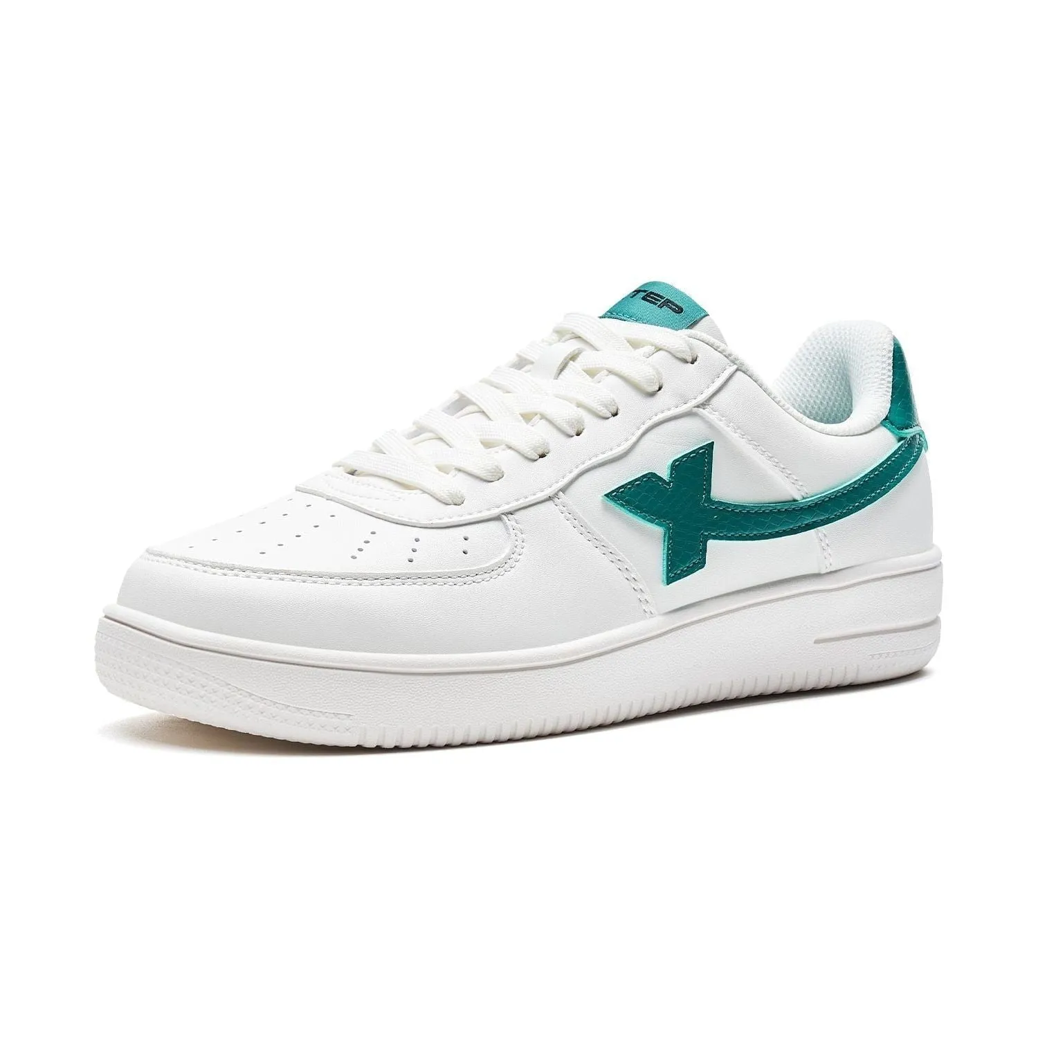 Skateboarding Shoes Non-Slip Casual White Couple Skate Sneakers Male Female Luxury Brand Shoes