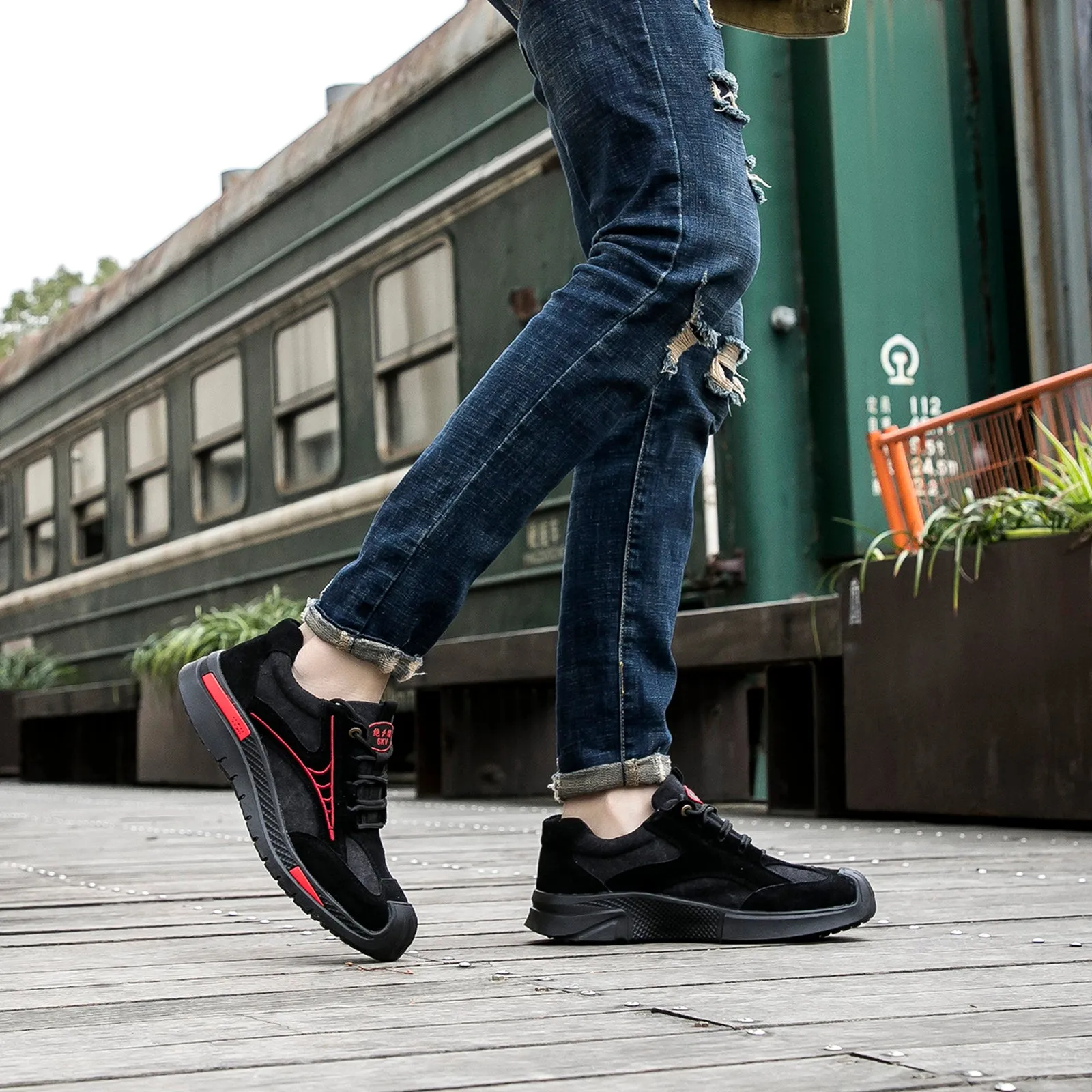 Steel Toe Anti-Puncture Boots for Men Slip Resistant Work Boot with Leather Upper Durable Sneakers for Women Construction Footwear