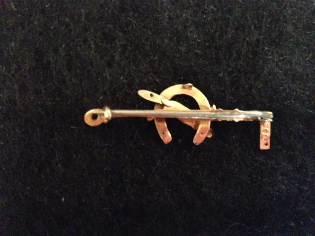 Stock Pin 9 ct Ladies Gold Running Fox and Horseshoe Hunt Whip Form