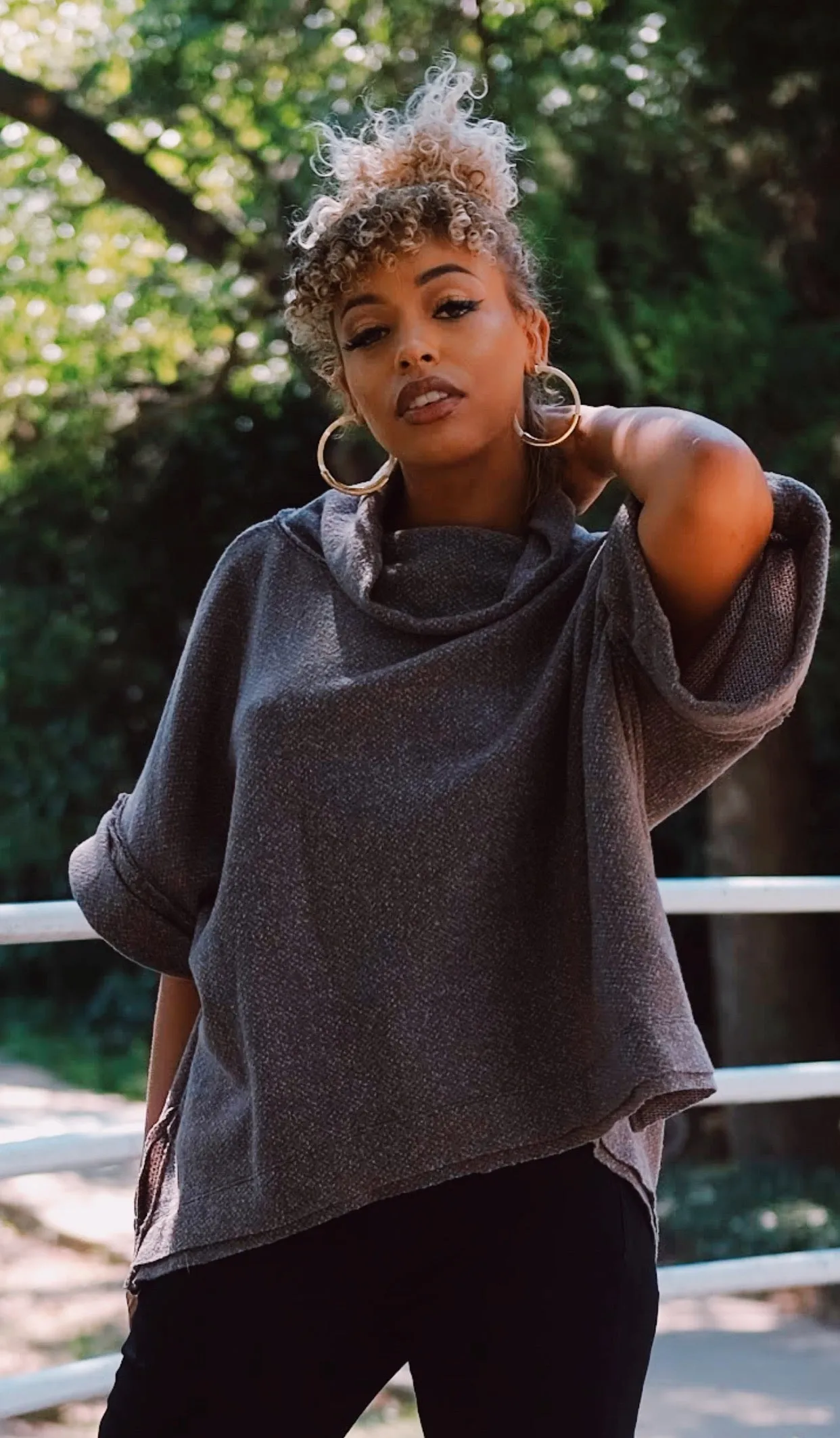 TWO TONE SOFT TEXTURE KNIT TOP (Charcoal)