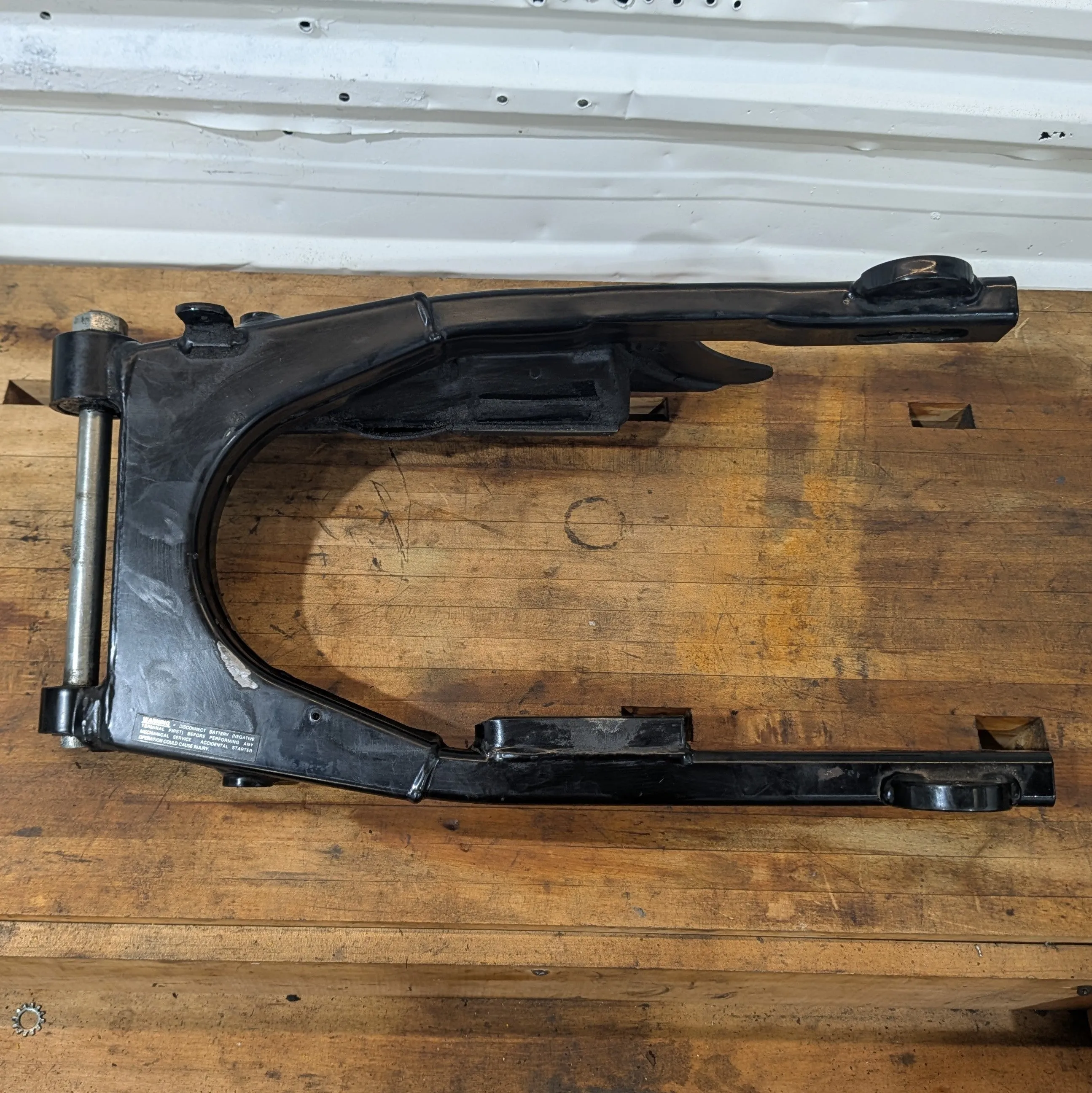 USED - Sportster Swingarm - 00-03 - Black